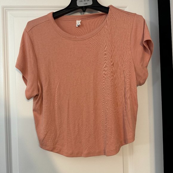 Old Navy Tops - Light Pink Old Navy Ultralite Go-Dry Tee Size XL